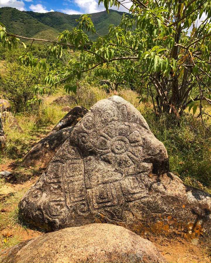 piedra inscrita en Oaxaca