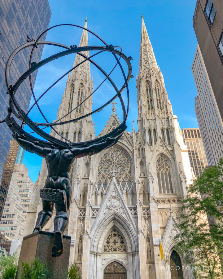 Catedral en Nueva York frente a Rockefeller Center