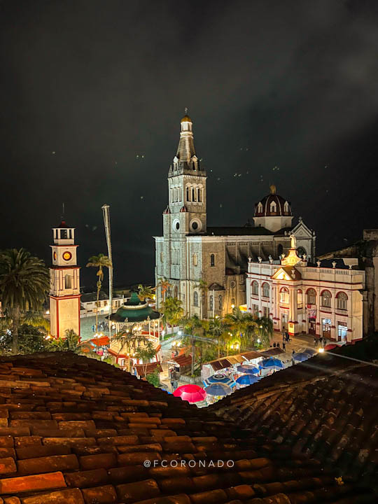 vista nocturna de cuetzalan