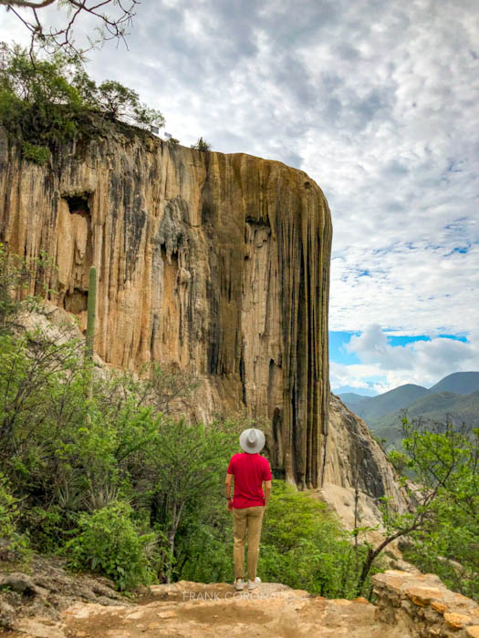 vista de una cascada petrificada