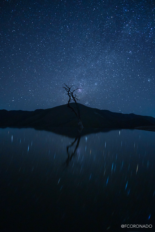 fotografia nocturna en hierve el agua