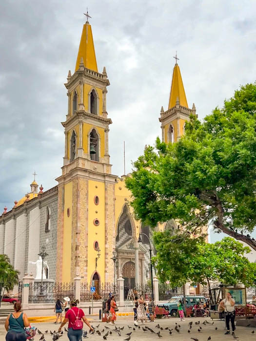 exterior de la catedral de mazatlan