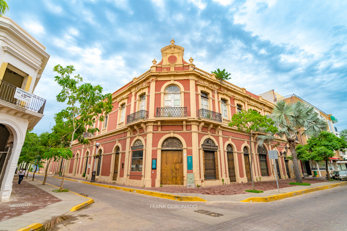 centro historico de la ciudad de mazatlan