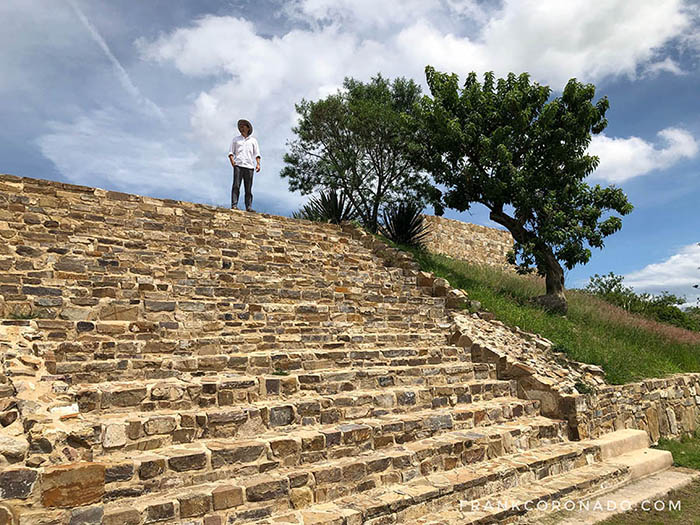 escalinatas de la zona arqueologica de atzompa