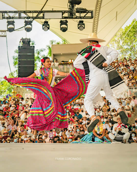 jarabe Mixteco en la guelaguetza