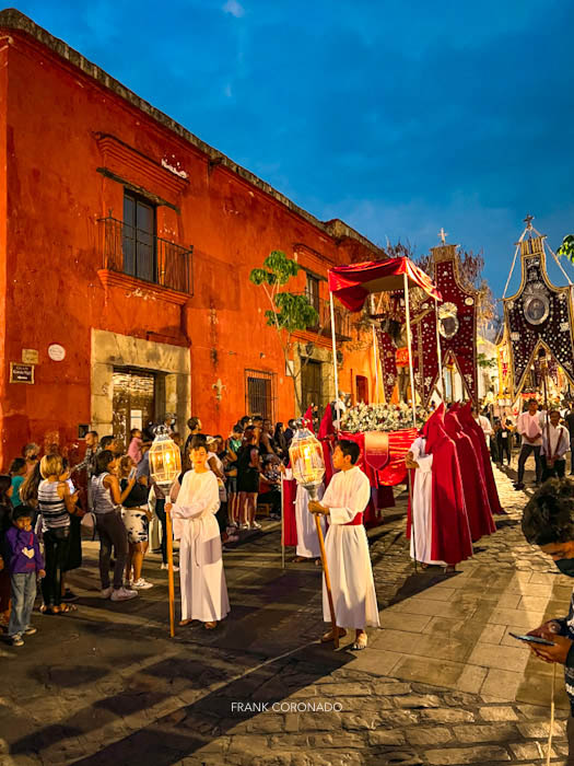 procesión del silencio en las calles de oaxaca