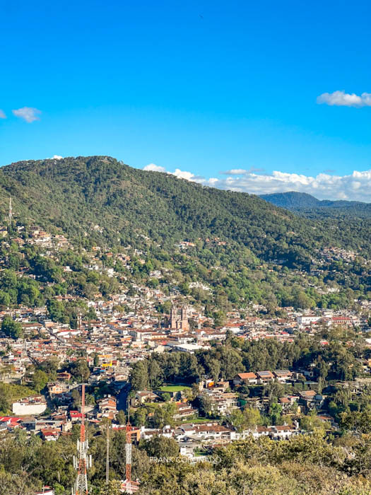 vista de valle de bravo desde la peña