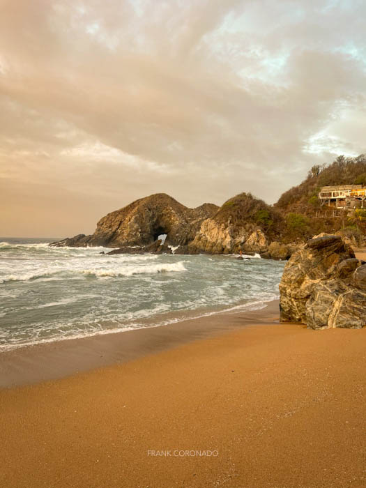 Amanecer en playa zipolite