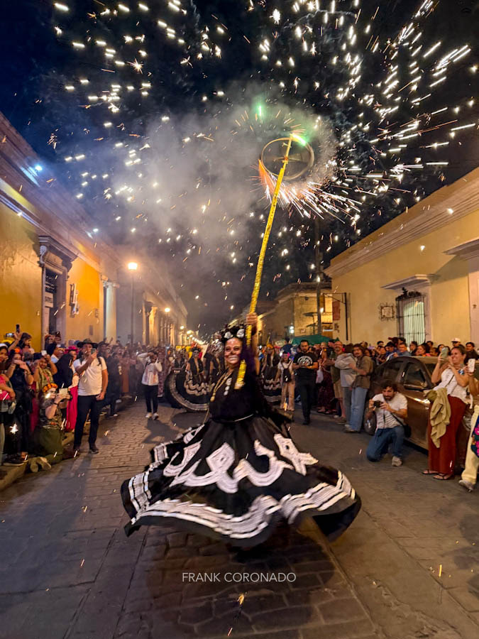 Calenda el Dia de muertos en la ciudad de Oaxaca